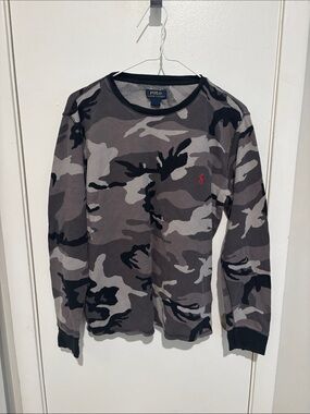 Polo by Ralph Lauren Men's Gray Camouflage Long Sleeve Tee with Red Pony